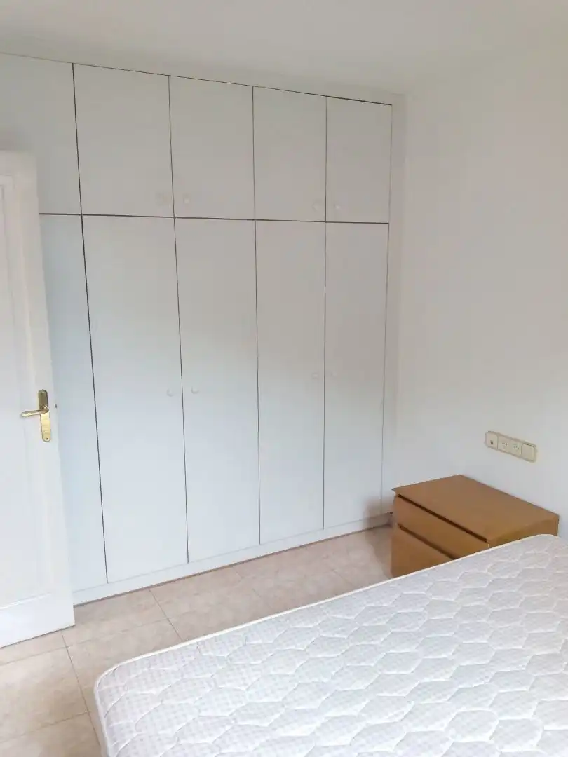 Schlafzimmer von Wohnungen zur Miete in Sant Joan Despí mit Klimaanlage, Heizung und Ofen