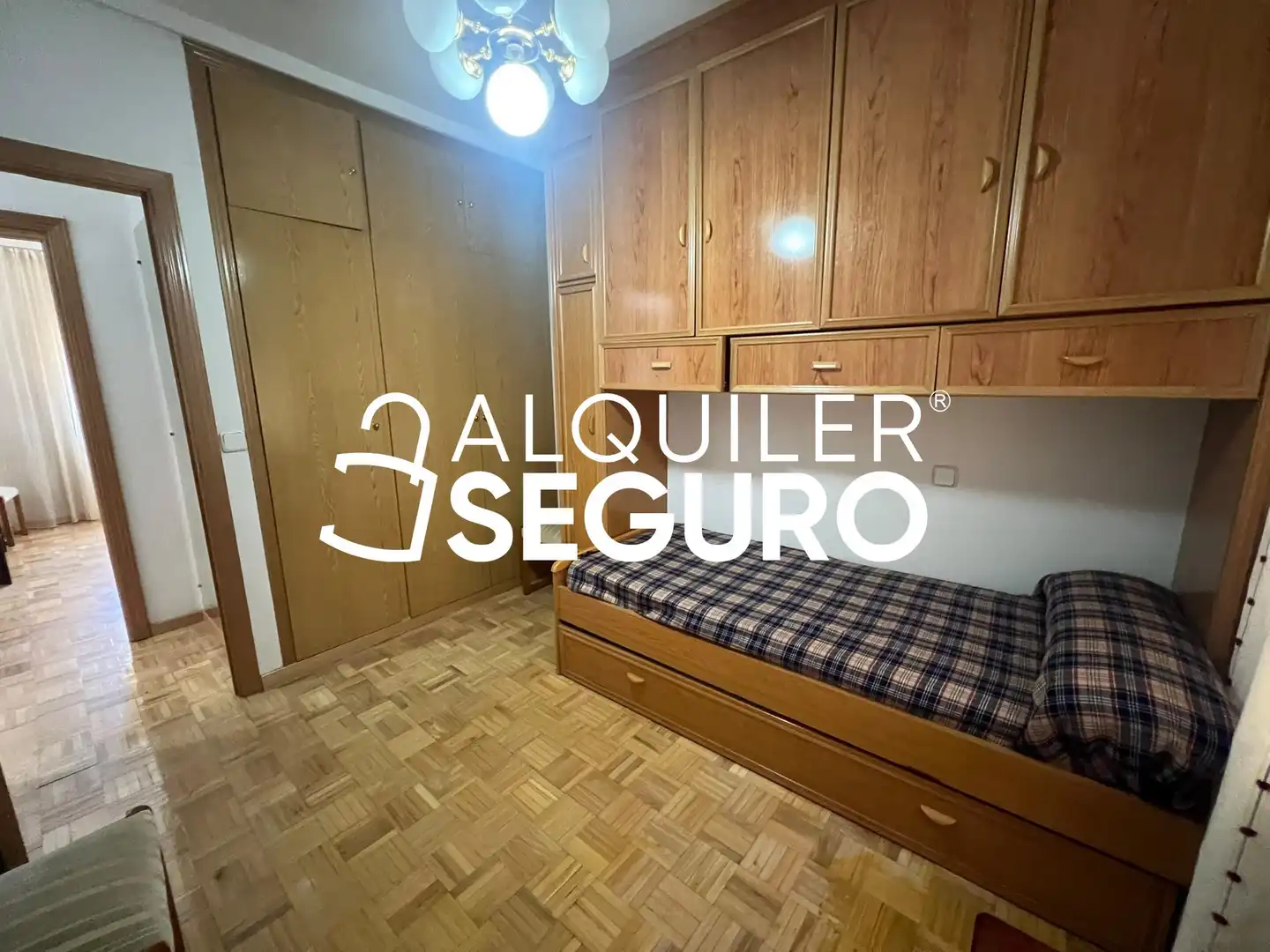 Habitación de Piso de alquiler en Madrid con Calefacción y Amueblado
