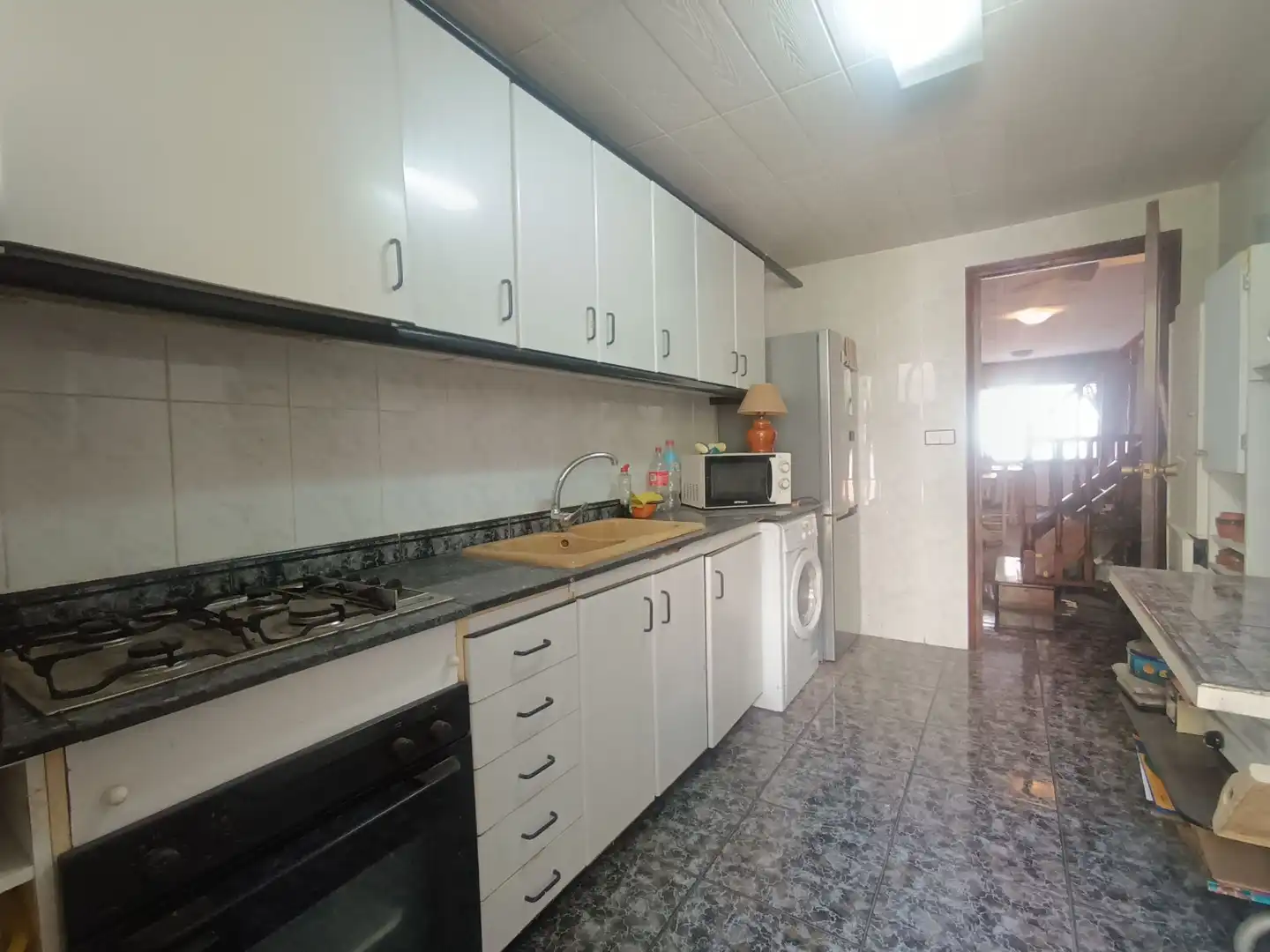 Küche von Haus zum Verkauf in Badalona mit Terrasse und Abstellraum
