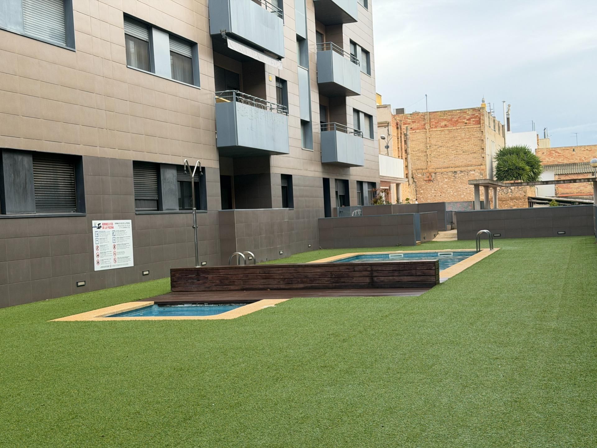 Schwimmbecken von Erdgeschoss miete in L'Aldea