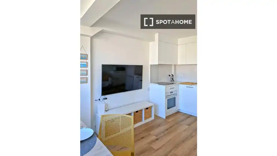 Außenansicht von Wohnung zur Miete in Valencia mit Klimaanlage, Heizung und Möbliert