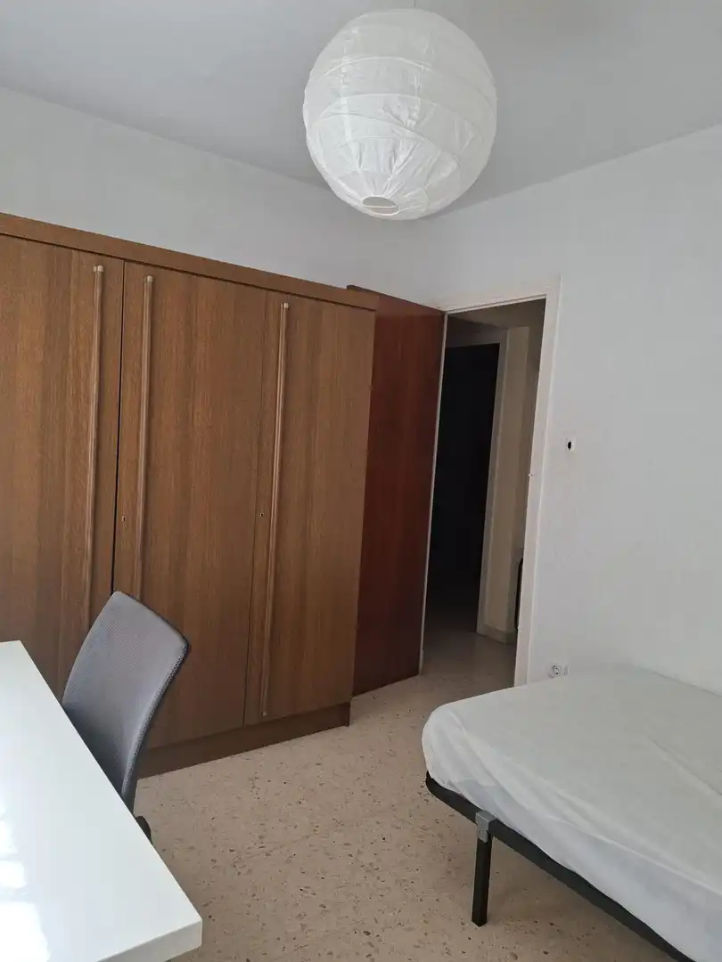Habitación de Piso de alquiler en Murcia con Terraza y Amueblado