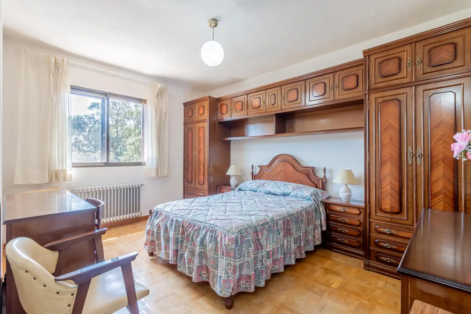 Dormitori de Casa o xalet en venda en Las Rozas de Madrid amb Calefacció, Jardí privat i Parquet