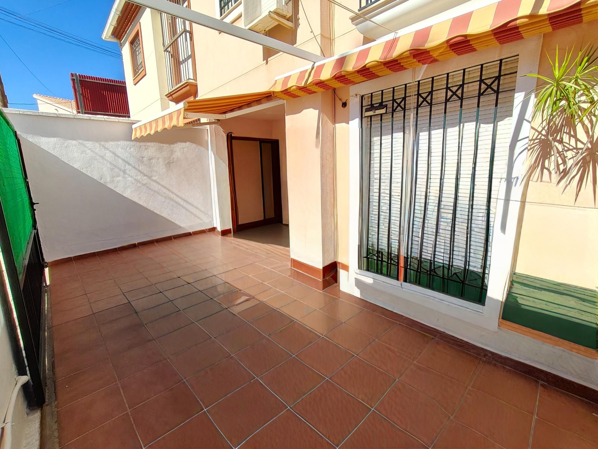 Vista exterior de Casa adosada en venda en Málaga Capital