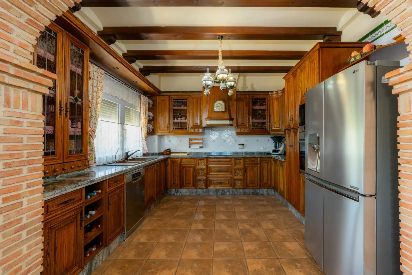 Cocina de Casa o chalet en venta en San Vicente del Raspeig / Sant Vicent del Raspeig con Aire acondicionado, Calefacción y Jardín privado