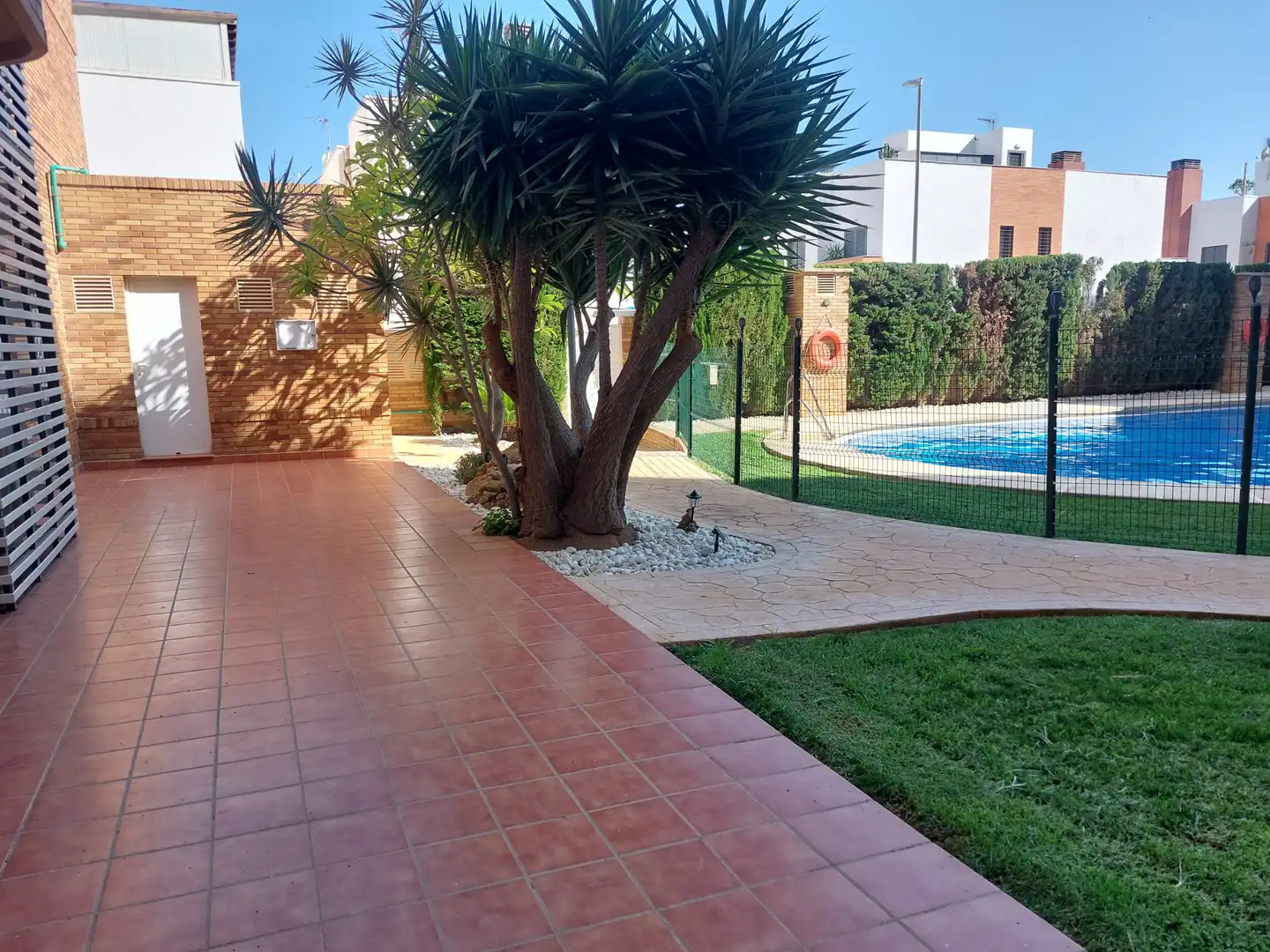 Piscina de Pis de lloguer en Roquetas de Mar amb Aire condicionat, Calefacció i Terrassa
