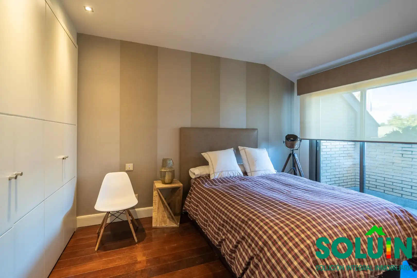 Bedroom of Houses for sale in Pozuelo de Alarcón  with Air Conditioner, Heating and Private garden