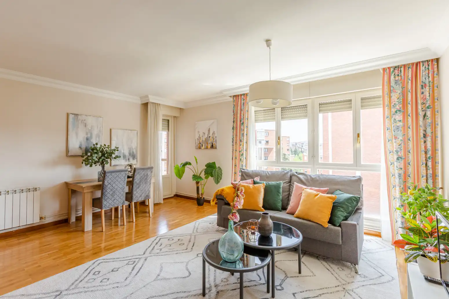 Sala de estar de Piso en venta en  Pamplona / Iruña con Parquet, Terraza y Trastero