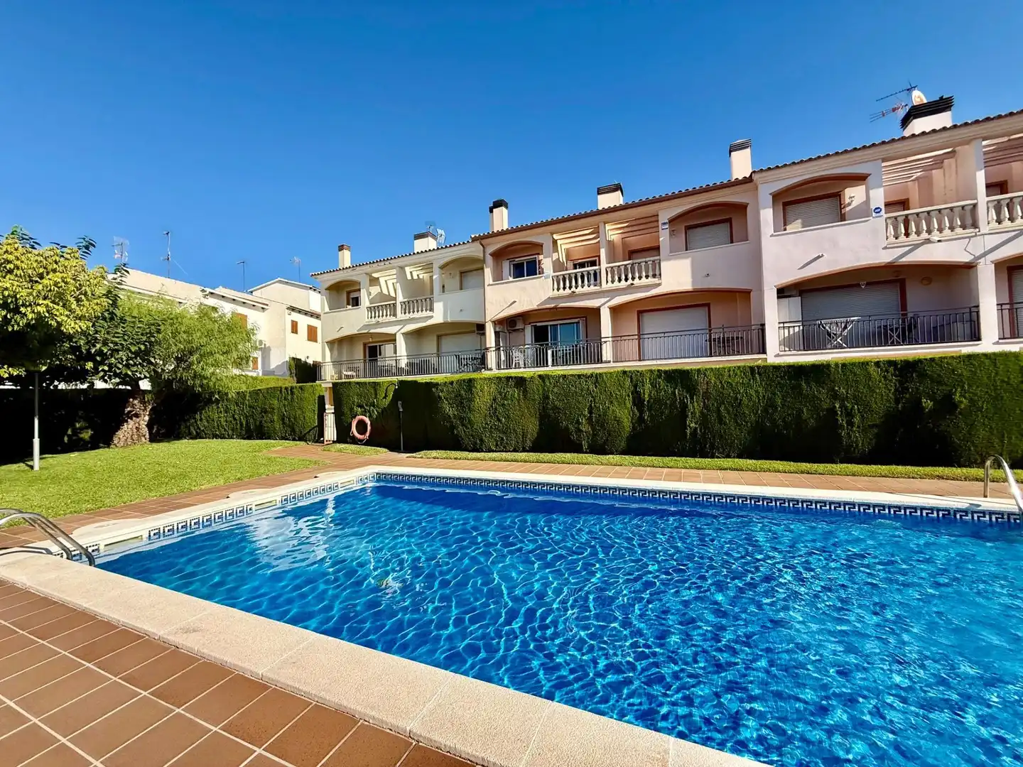 Piscina de Casa adosada en venta en Calafell con Aire acondicionado, Calefacción y Terraza
