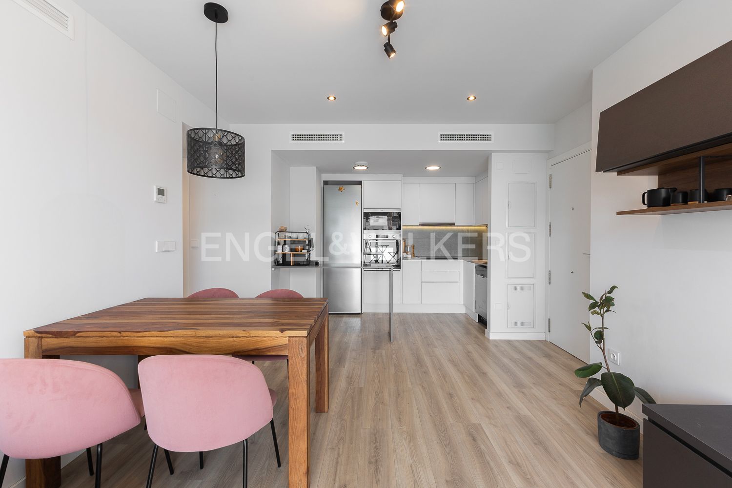Menjador de Apartament en venda en  Valencia Capital amb Aire condicionat, Calefacció i Moblat
