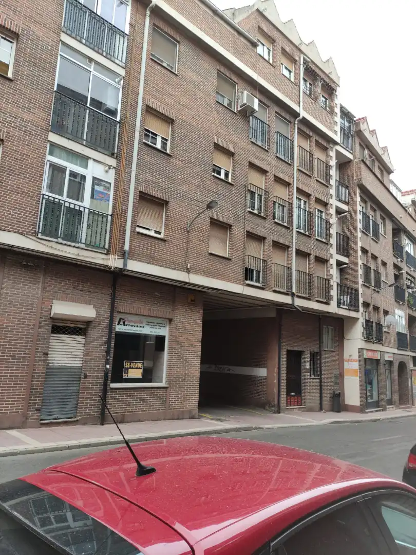 Einzelparkplatz mit Aufzug zum Verkauf in Calle Ronda de Gracia 8