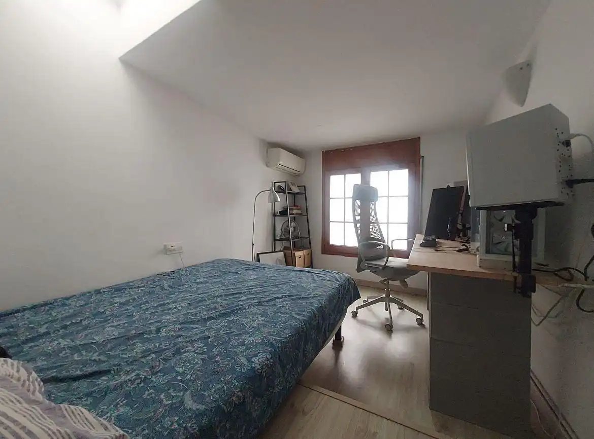 Bedroom of Houses for sale in Barcelona  with Air Conditioner, Heating and Parquet flooring