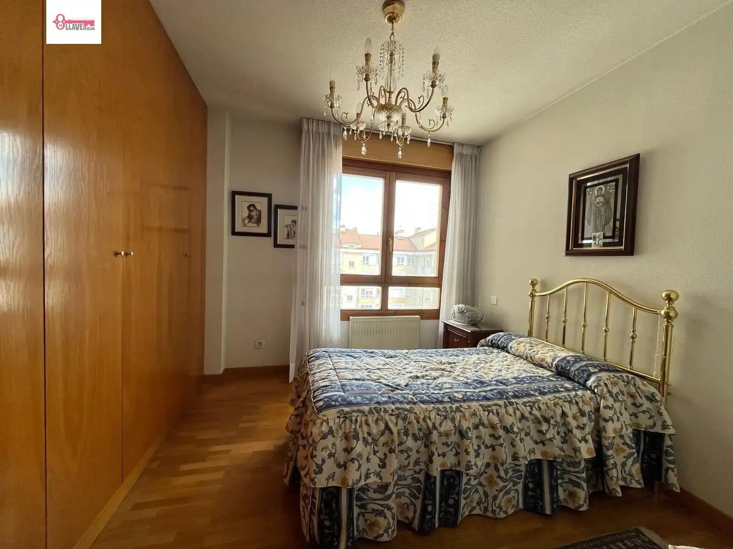 Habitación de Ático en venta en Burgos con Calefacción, Parquet y Terraza