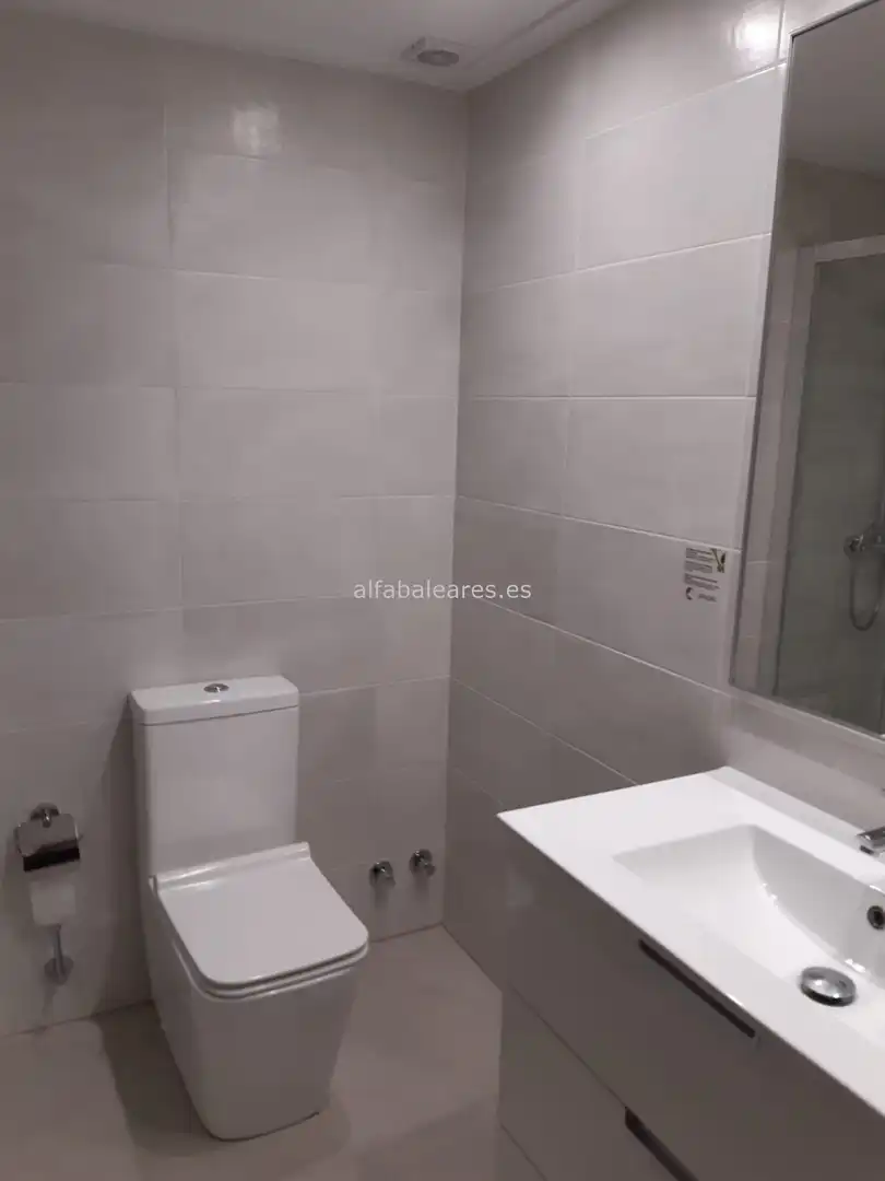 Bany de Apartament en venda en Alcúdia amb Aire condicionat, Calefacció i Jardí privat