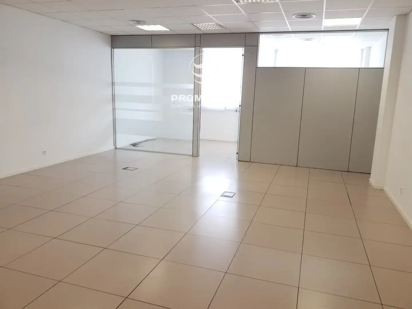 Büro zur Miete in Rivas-Vaciamadrid mit Klimaanlage, Heizung und Internet