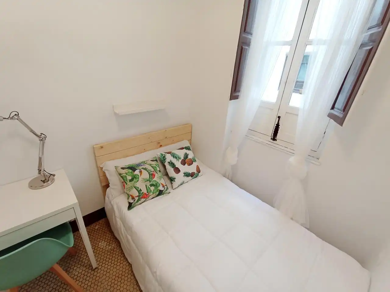 Ground floor for rent in Santa Teresa, Centro - Sagrario