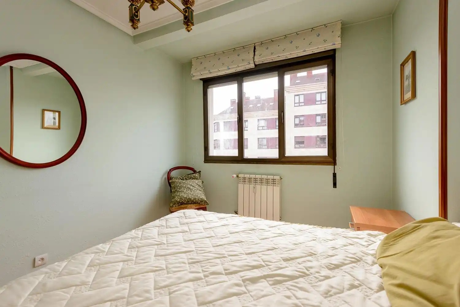 Habitación de Piso en venta en Oviedo  con Calefacción, Amueblado y Balcón
