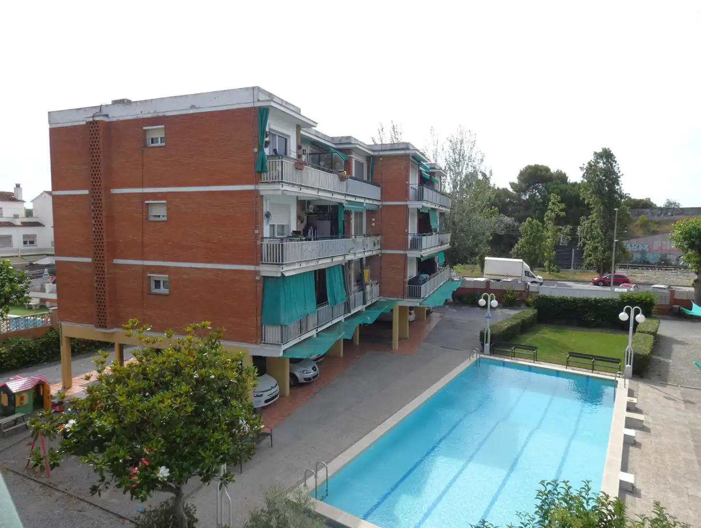 Swimming pool of Flat for sale in Castelldefels  with Air Conditioner, Heating and Parquet flooring
