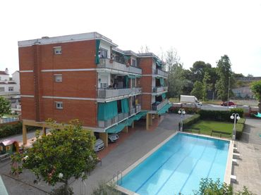 Pis amb piscina en venda a Montmar