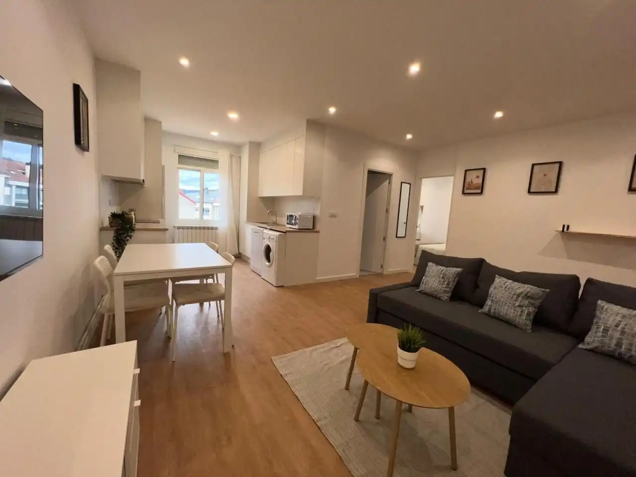 Living room of Flat for share in Ourense Capital   with Heating, Furnished and Balcony