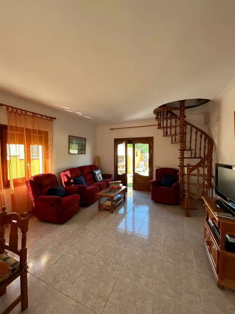 House with pool for sale in Requesens, imagen 19