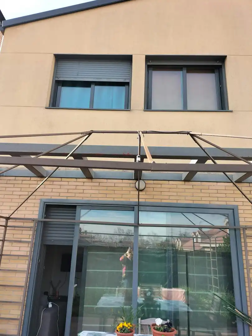 Vista exterior de Piso para compartir en Leganés con Calefacción, Jardín privado y Amueblado