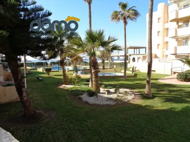 Garten von Einfamilien-Reihenhaus zum Verkauf in El Ejido mit Privatgarten, Terrasse und Abstellraum