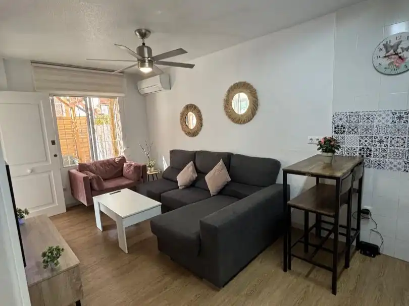 Semi-detached house with pool for sale in Avenida Laguna Azul 76, imagen 10