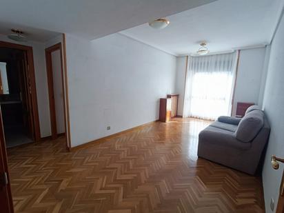 Living room of Flat to rent in  Madrid Capital  with Air Conditioner, Heating and Oven