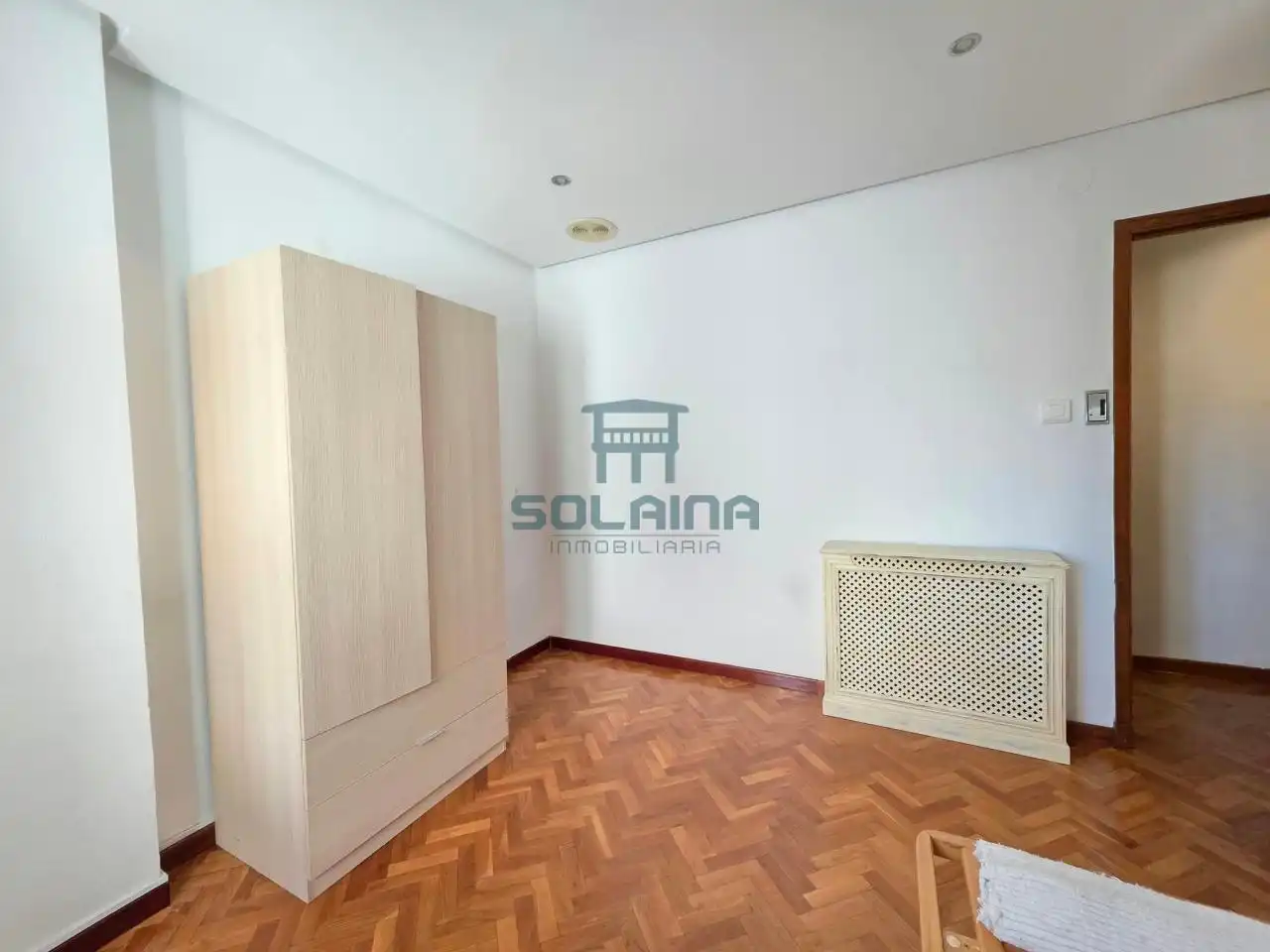 Habitación de Piso en venta en Ourense Capital  con Aire acondicionado, Calefacción y Parquet