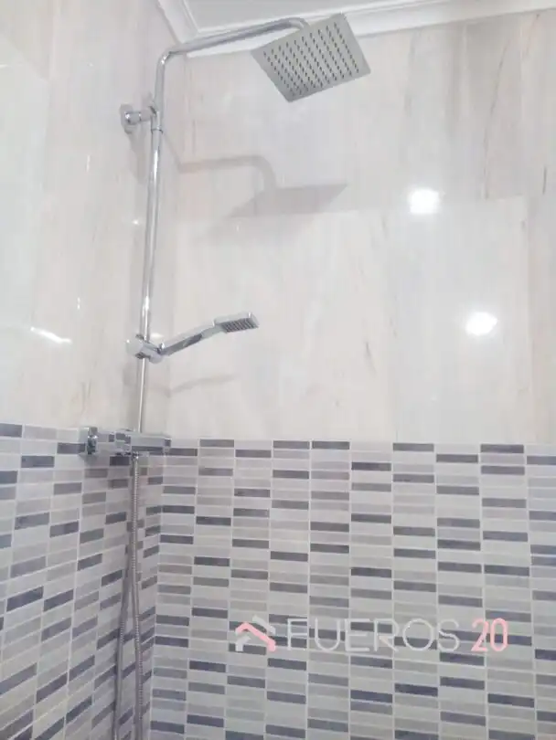 Badezimmer von Wohnung zum Verkauf in Noja mit Heizung, Privatgarten und Terrasse