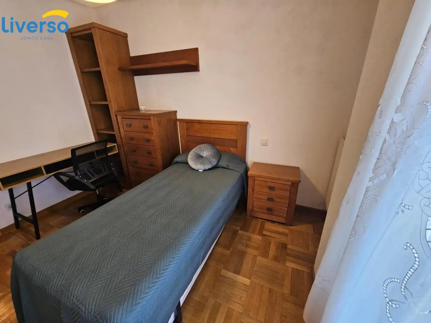 Habitación de Piso de alquiler en Burgos con Calefacción, Terraza y Amueblado