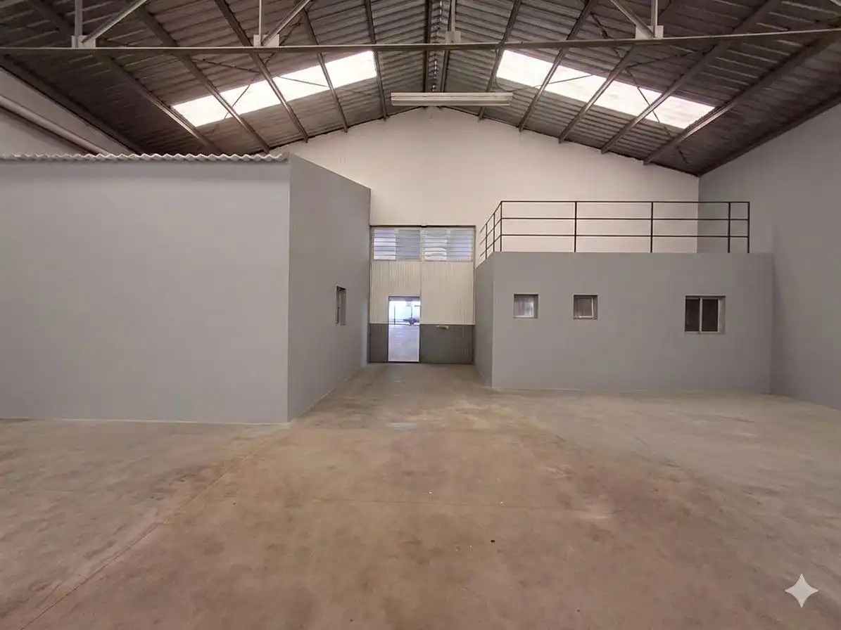 Nau industrial en venda en La Roda