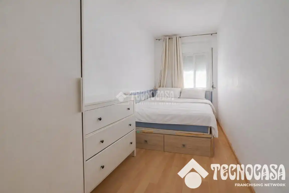 Dormitori de Pis en venda en Mataró amb Aire condicionat, Parquet i Terrassa