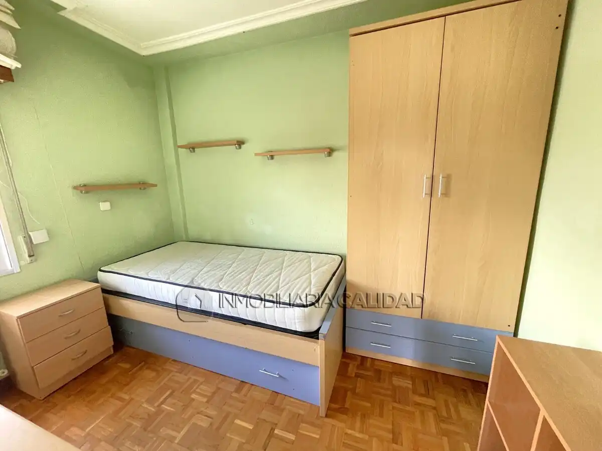 Bedroom of Flat for rent in Burgos  with Heating and Furnished