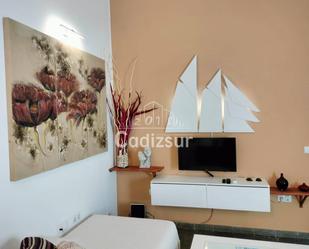 Dormitori de Apartament de lloguer en  Cádiz Capital amb Aire condicionat i Moblat