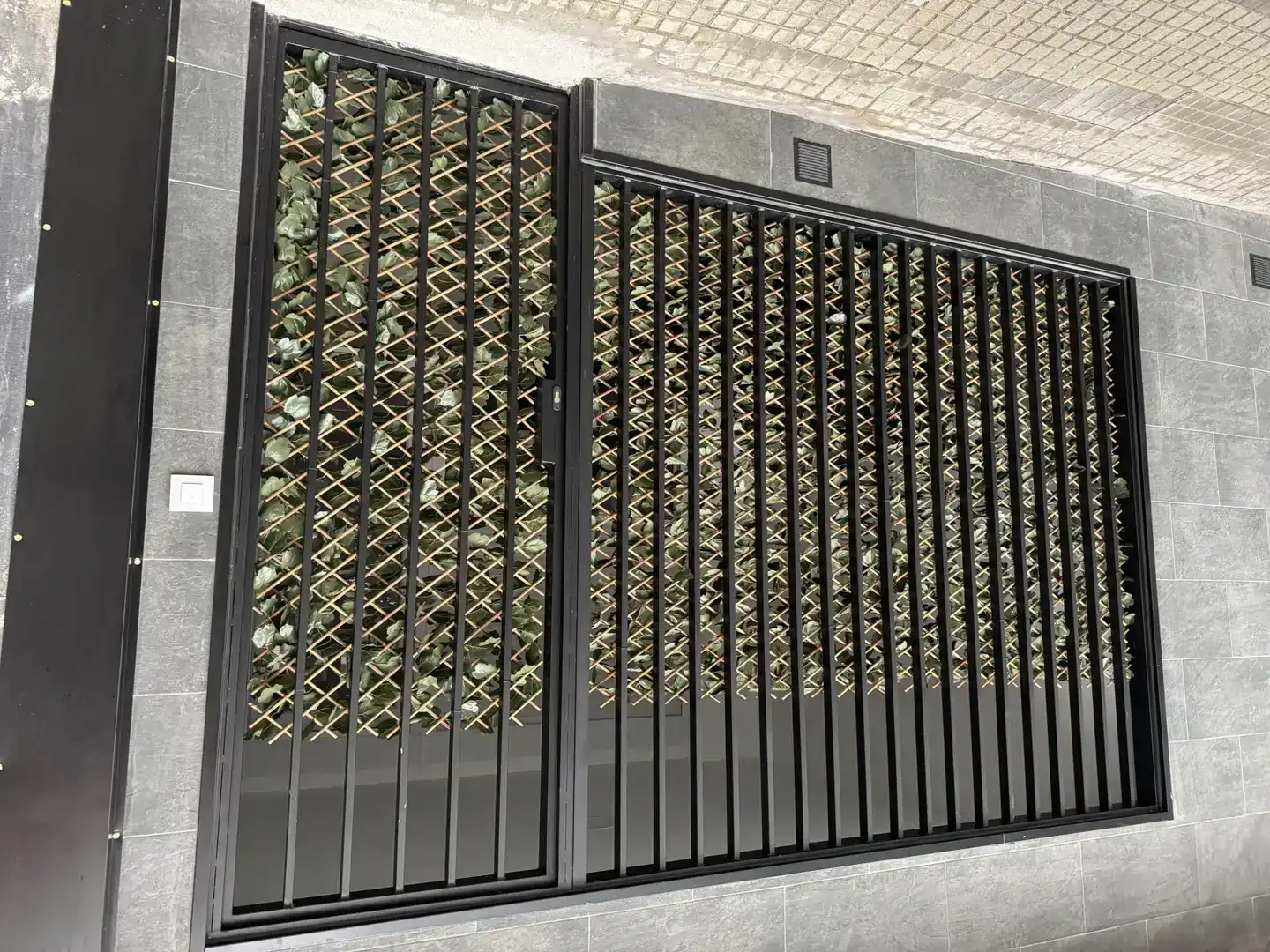 Vista exterior de Pis en venda en A Coruña Capital  amb Moblat i Balcó