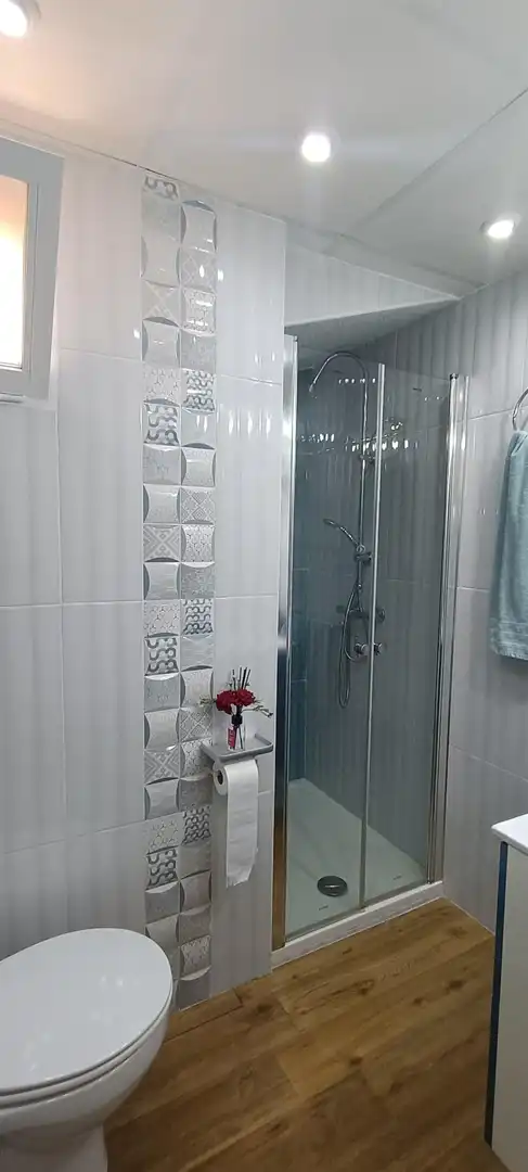 Baño de Casa adosada en venta en La Nucia con Aire acondicionado, Calefacción y Jardín privado