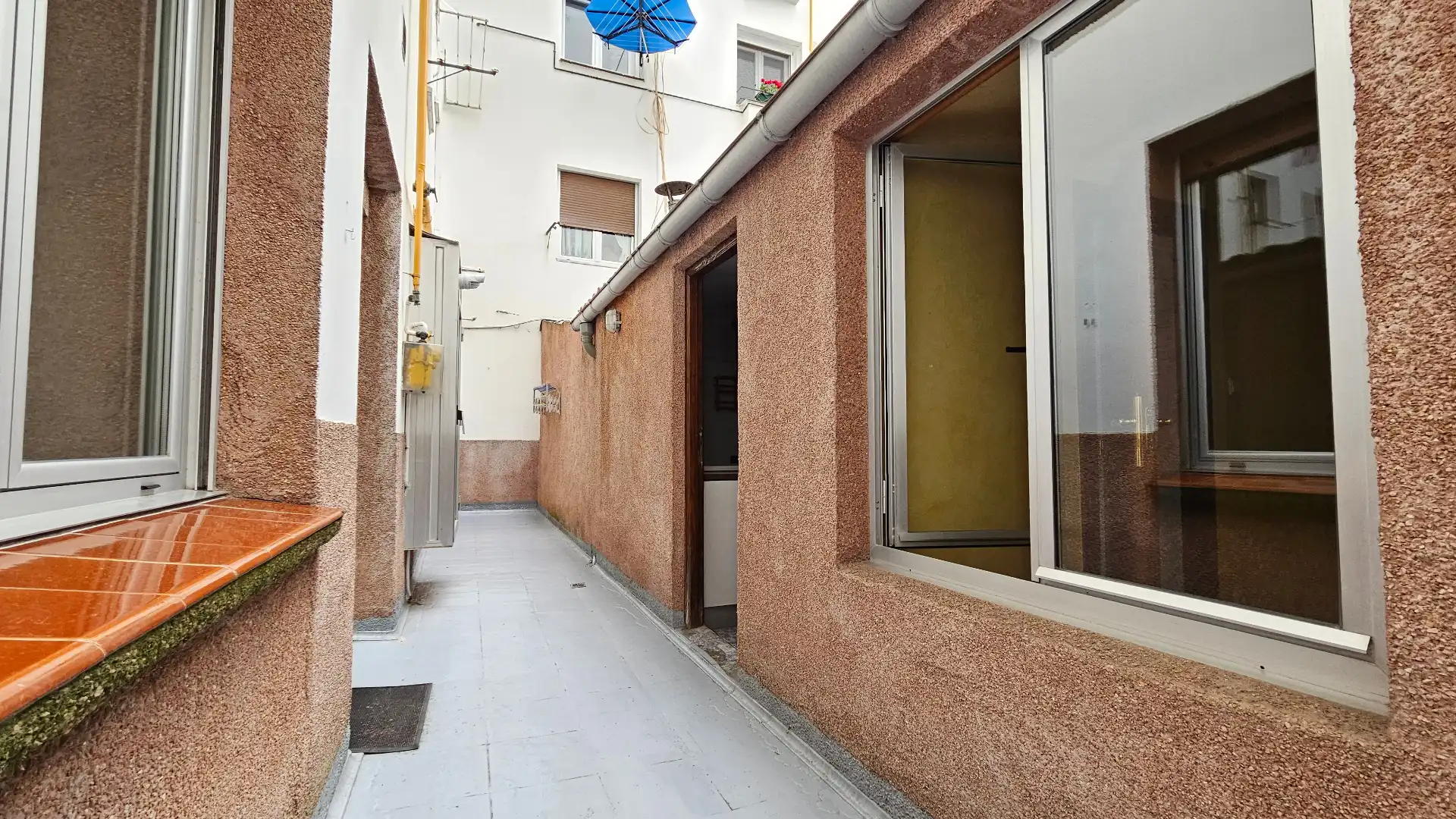 Vista exterior de Piso en venta en Vitoria - Gasteiz con Calefacción, Parquet y Trastero
