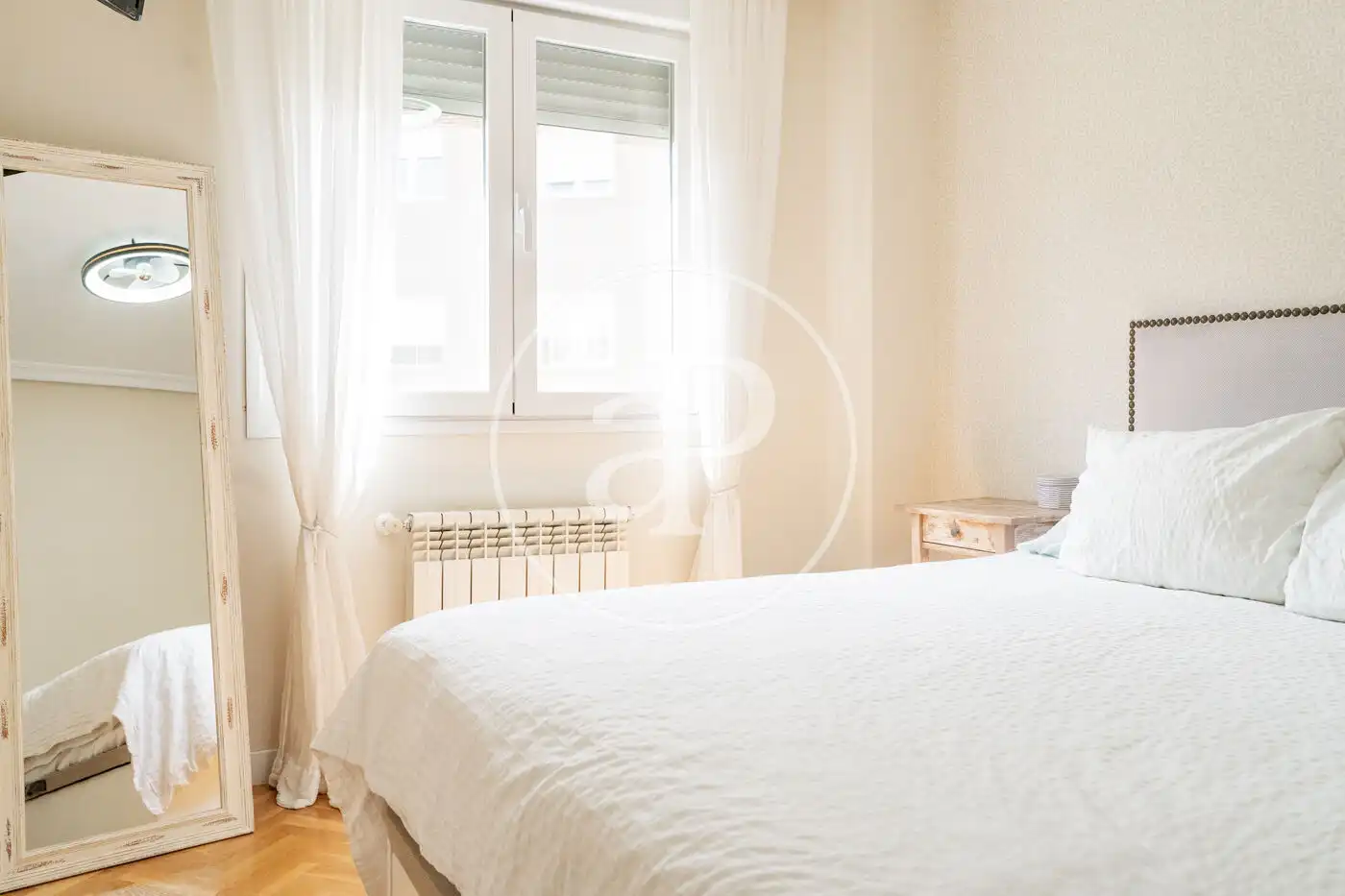 Schlafzimmer von Wohnung zum Verkauf in Pozuelo de Alarcón mit Klimaanlage, Heizung und Privatgarten