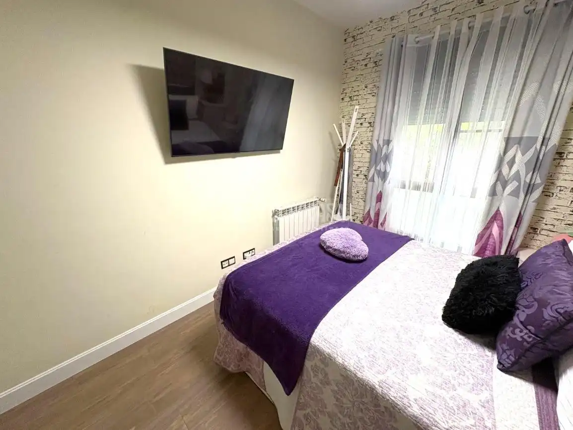 Bedroom of Flat for sale in Parla  with Air Conditioner and Storage room