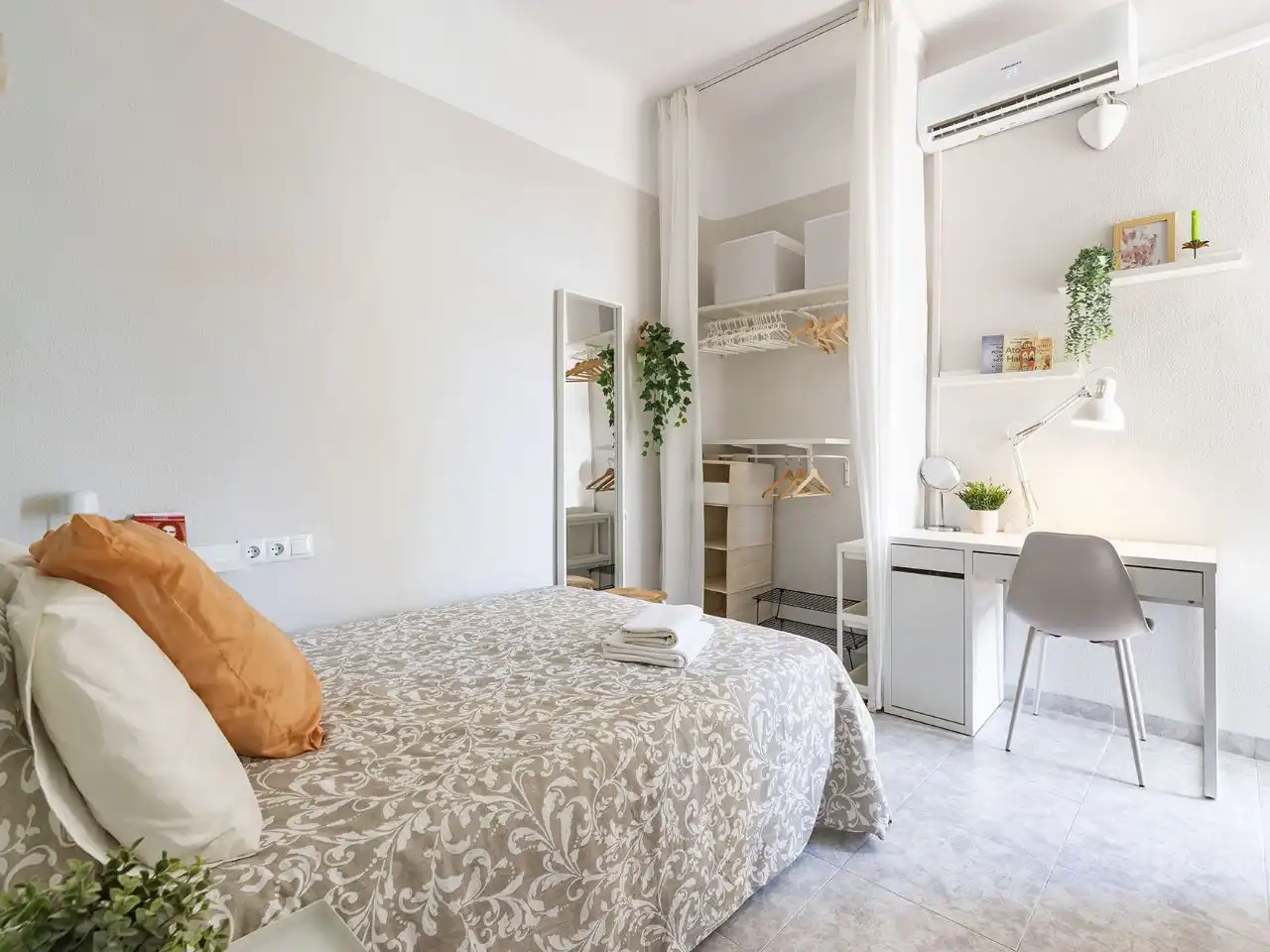Bedroom of Flat for share in Murcia  with Air Conditioner, Heating and Terrace
