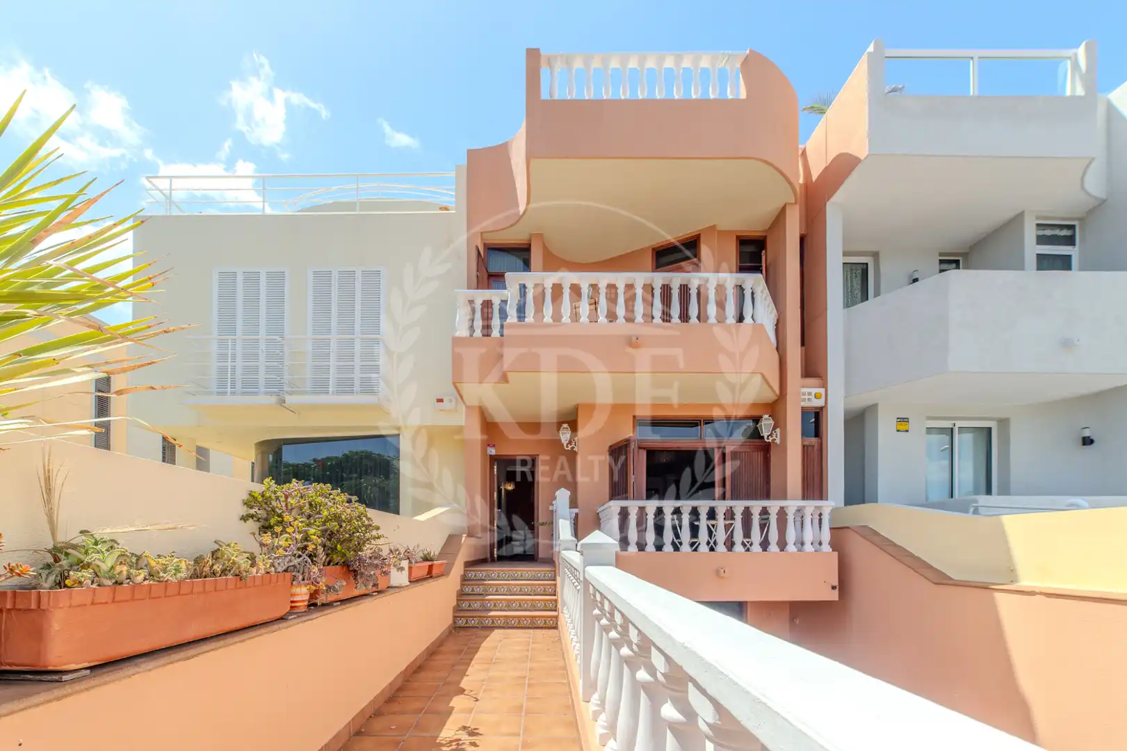 Vista exterior de Casa o xalet en venda en Santa Cruz de Tenerife amb Terrassa, Traster i Moblat