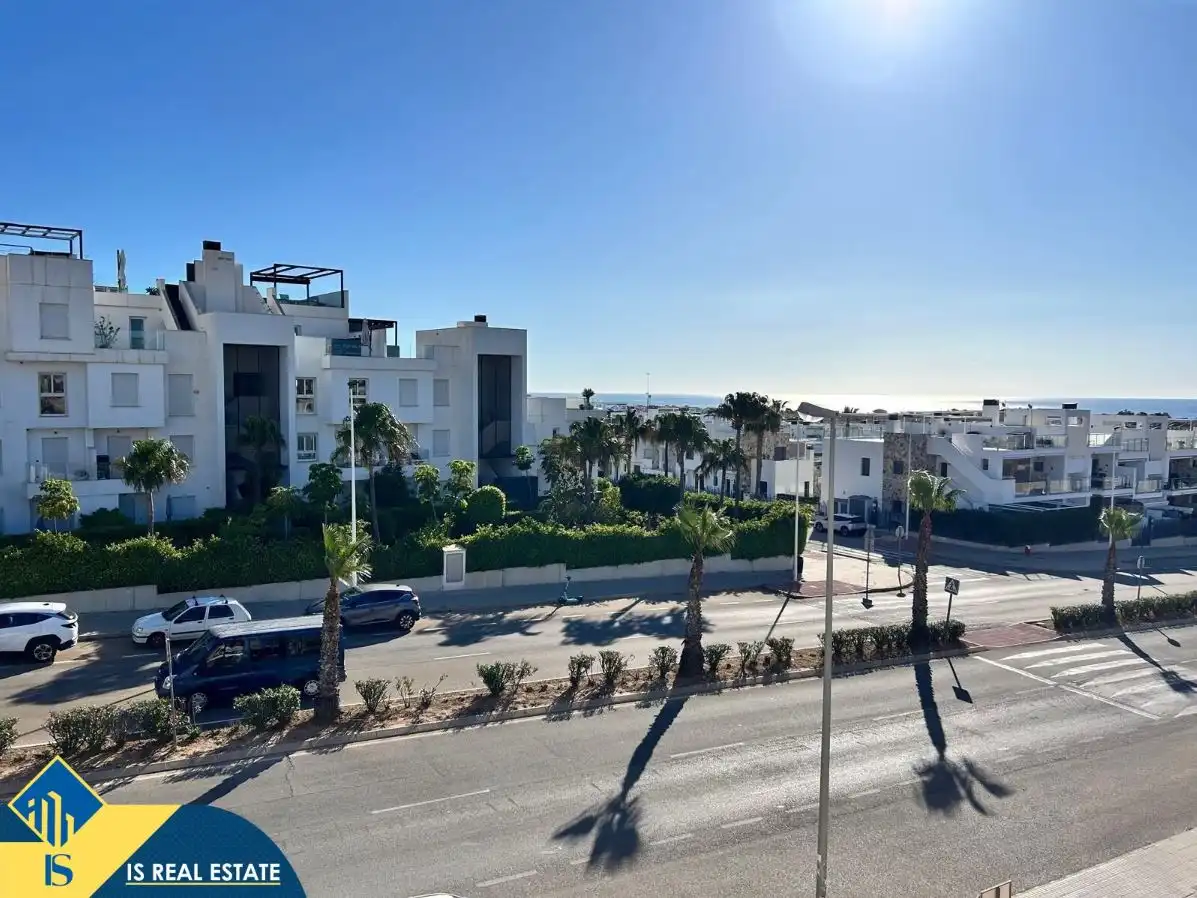 Vista exterior de Àtic en venda en Orihuela amb Calefacció, Terrassa i Moblat