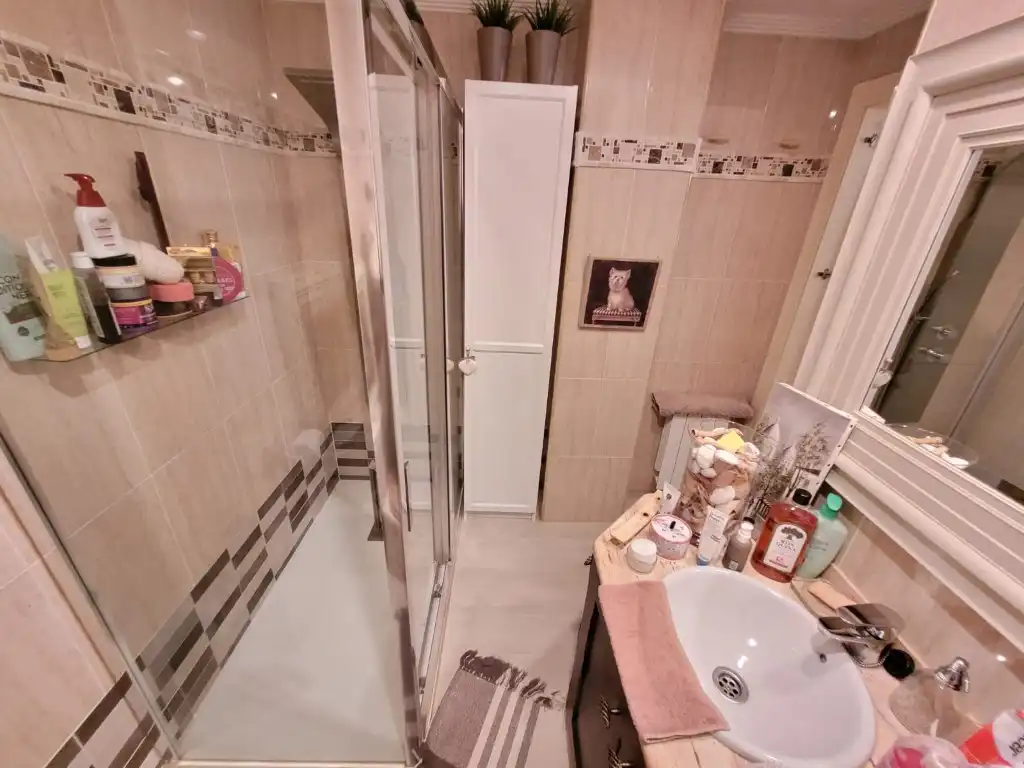 Baño de Piso en venta en Avilés con Amueblado