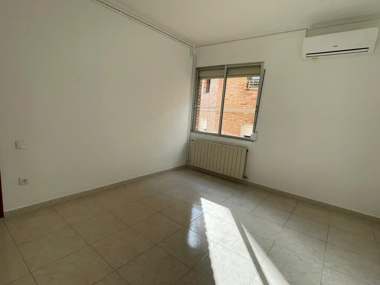 Habitación de Piso en venta en Badalona con Aire acondicionado y Calefacción