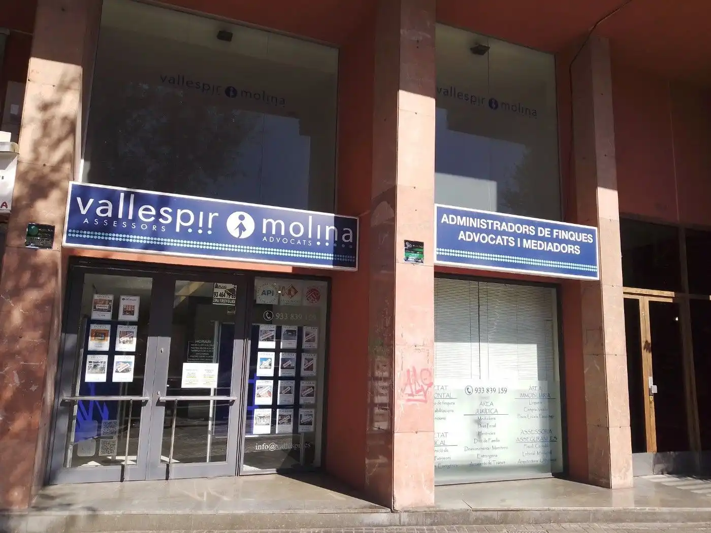 Außenansicht von Büro zur Miete in Badalona mit Klimaanlage