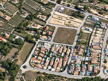 Terreny residencial en venda a R-8 Foies