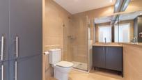 Bathroom of Planta baja for sale in  Barcelona Capital  with Air Conditioner, Heating and Alarm