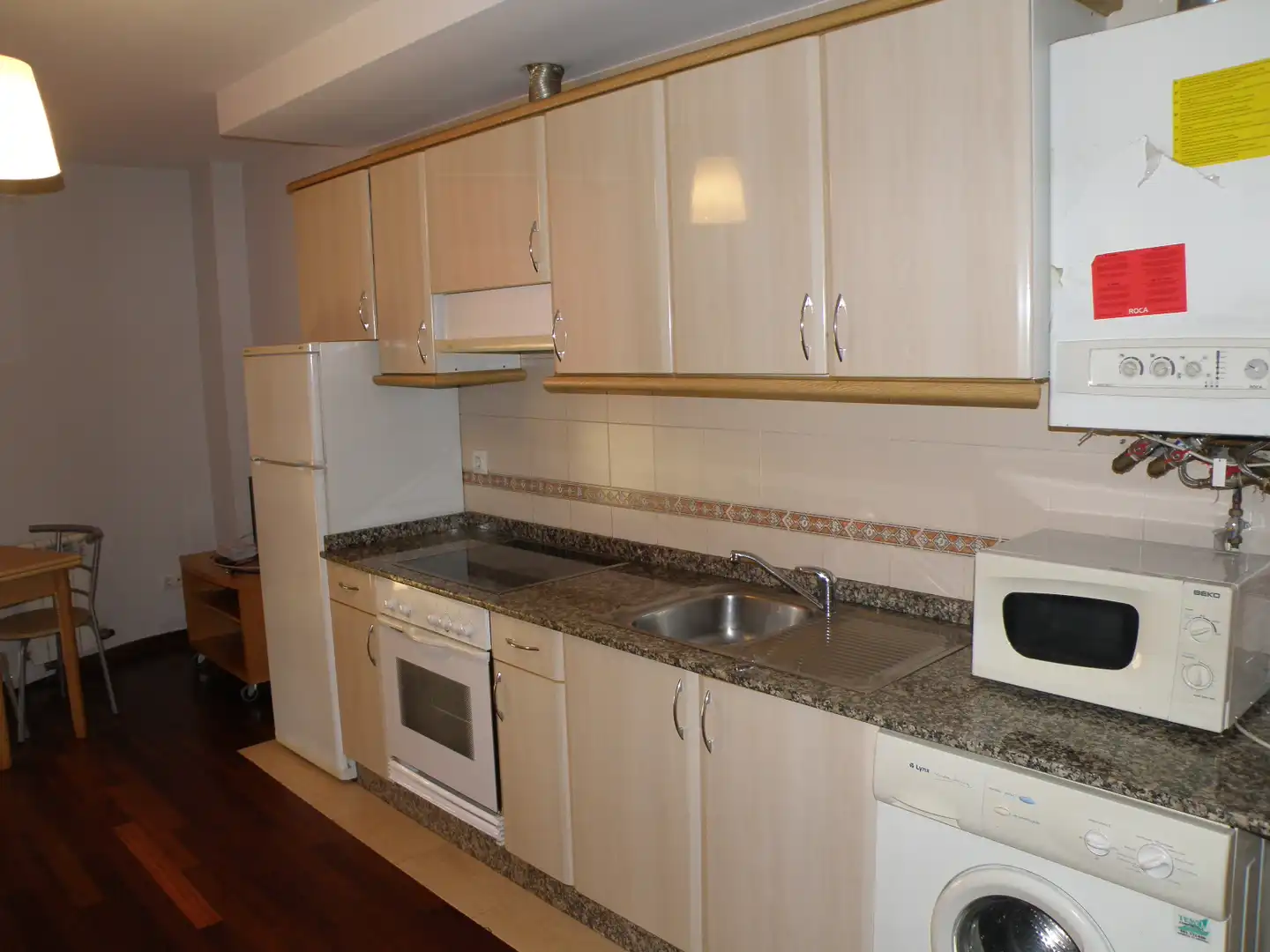 Cuina de Dúplex de lloguer en Ames amb Calefacció, Parquet i Traster